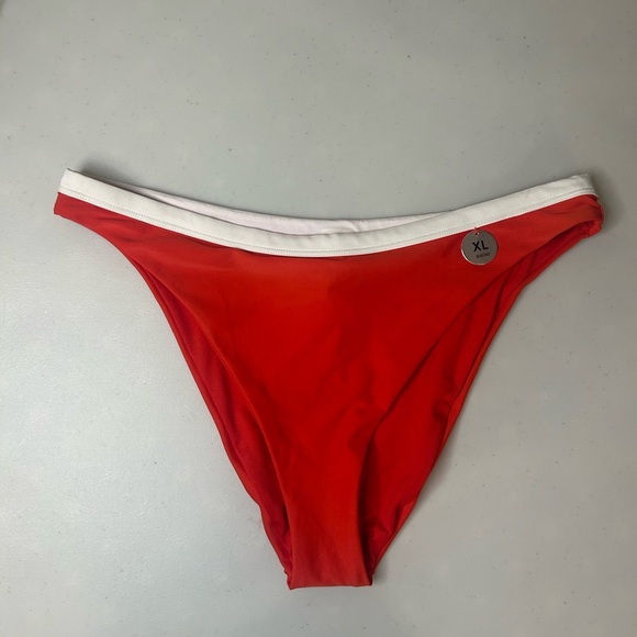 Forever 21 Red Bikini Bottoms w/ White Contrast Trim XL NWT - Picture 1 of 3